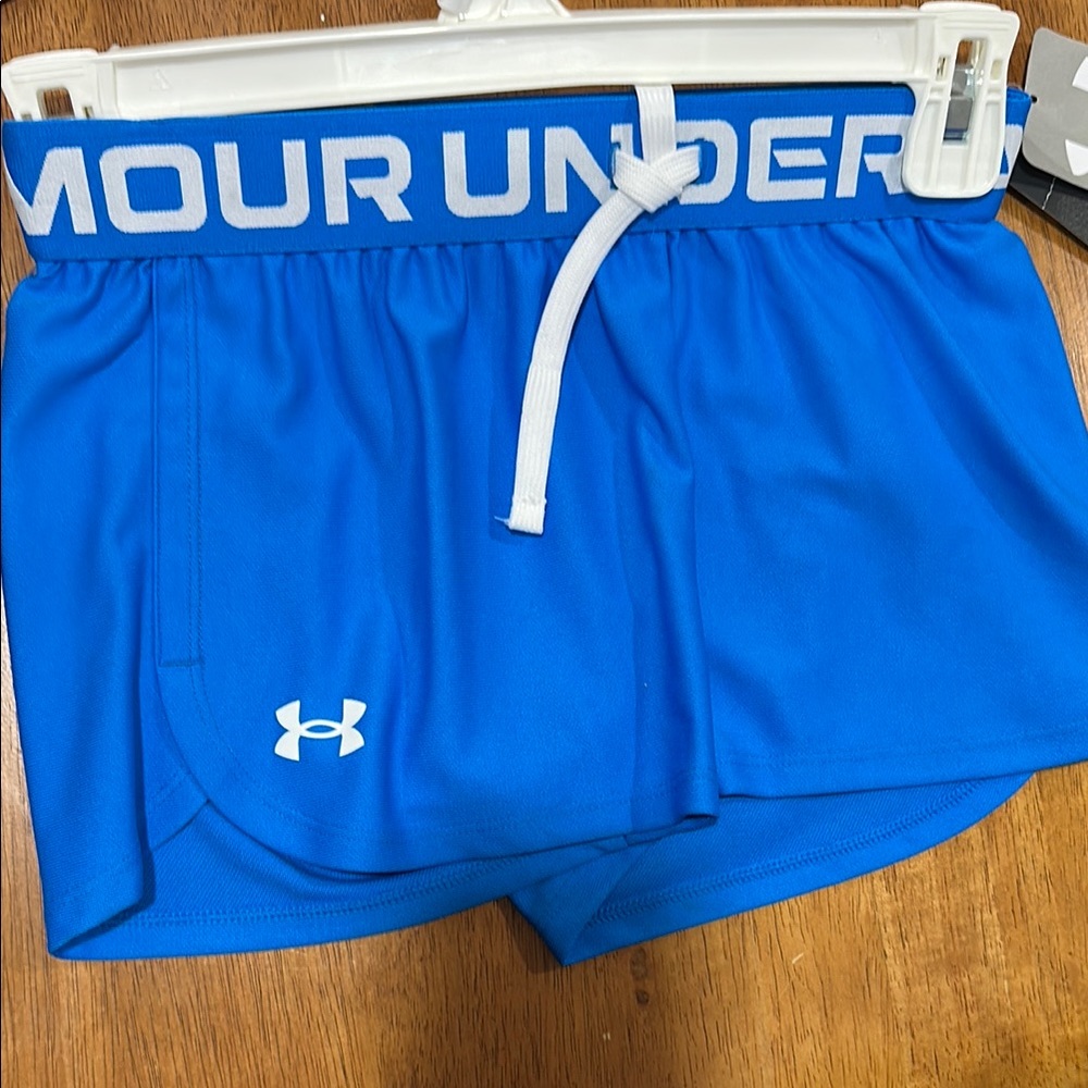 NWT Under Armour Girls Blue Shorts Size Small